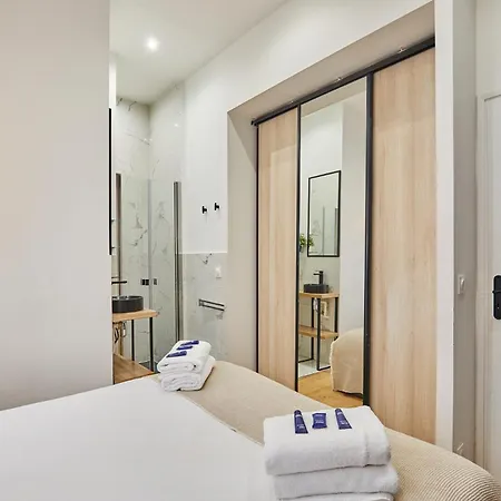 Center Of Sacre Coeur Apartment