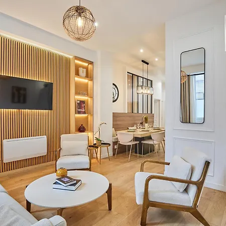 Center Of Sacre Coeur Apartment
